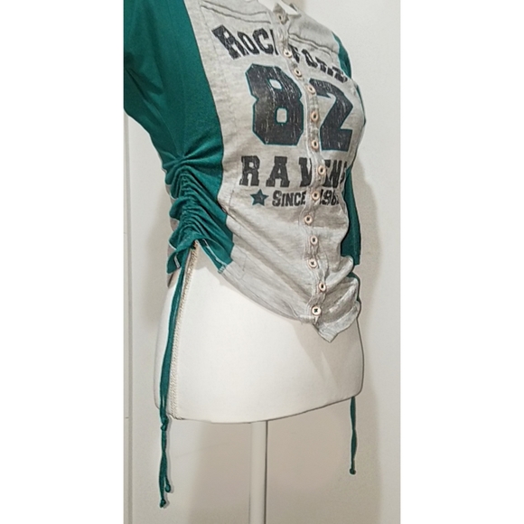 Top - Picture 2 of 3